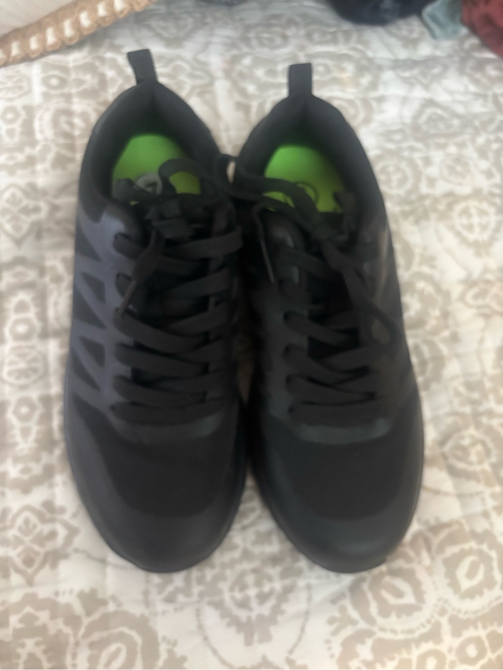 Work shoes non slip